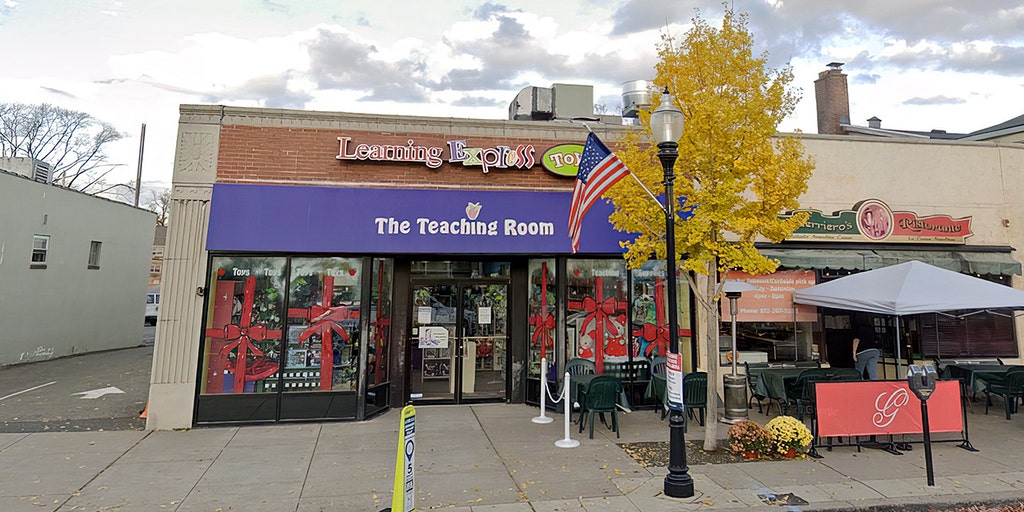 NJ toy store bracing for bare shelves, thinks outside of the box - Vimarsana News