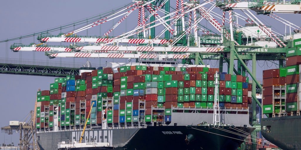 Supply crisis drives Walmart and rivals to hire their own ships - Vimarsana News
