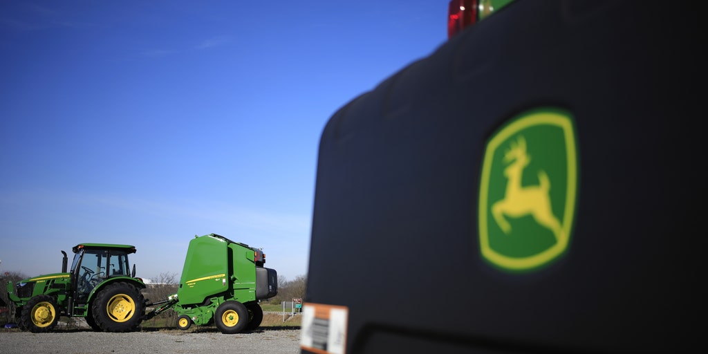 More than 10K John Deere employees go on strike Thursday - Vimarsana News