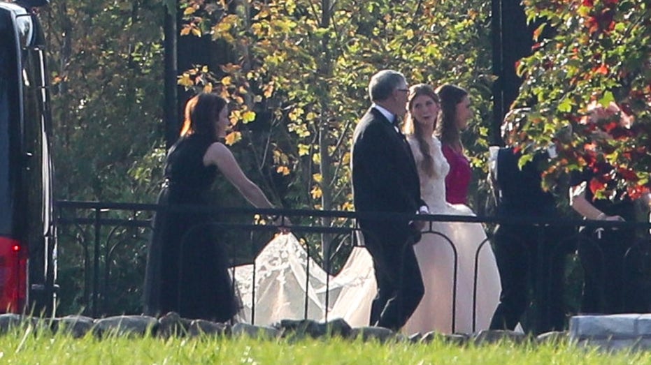 Melinda, Bill Gates walk Jennifer Gates down the aisle in lavish weekend  wedding festivities | Fox Business