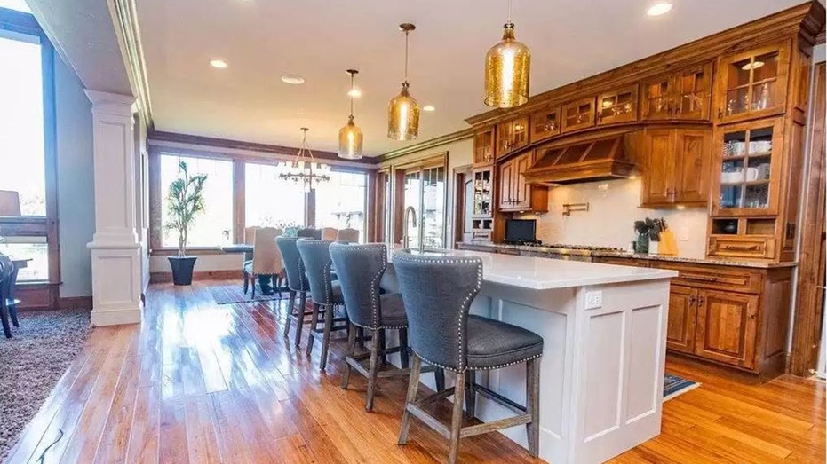 Sioux Falls South Dakota Real Estate What You Can Get For 1 4 Million   Honors Drive Kitchen 