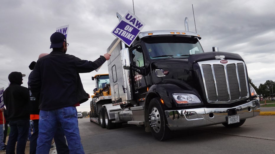 John Deere UAW strike