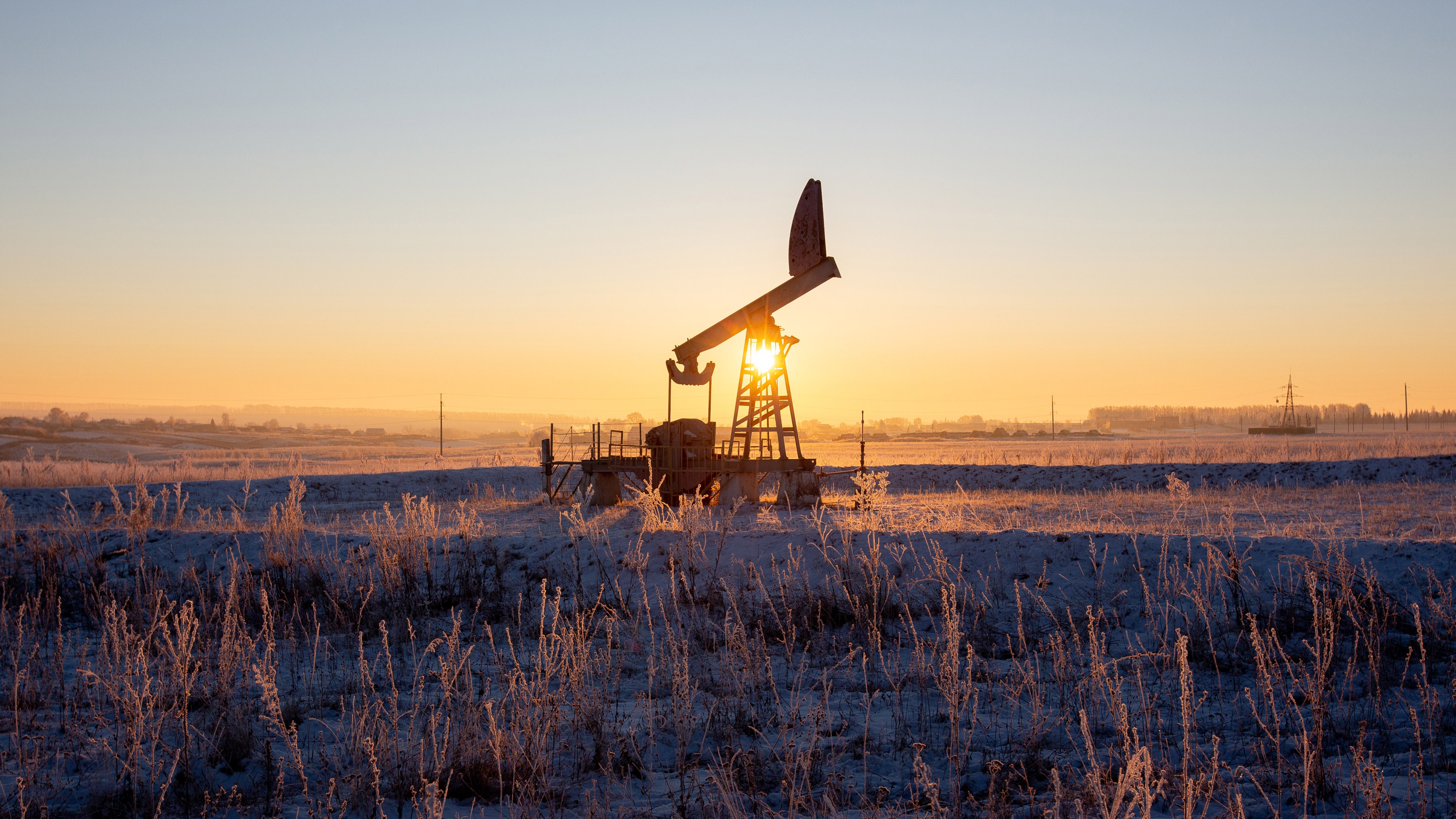 Oil spikes above $91 on supply concerns