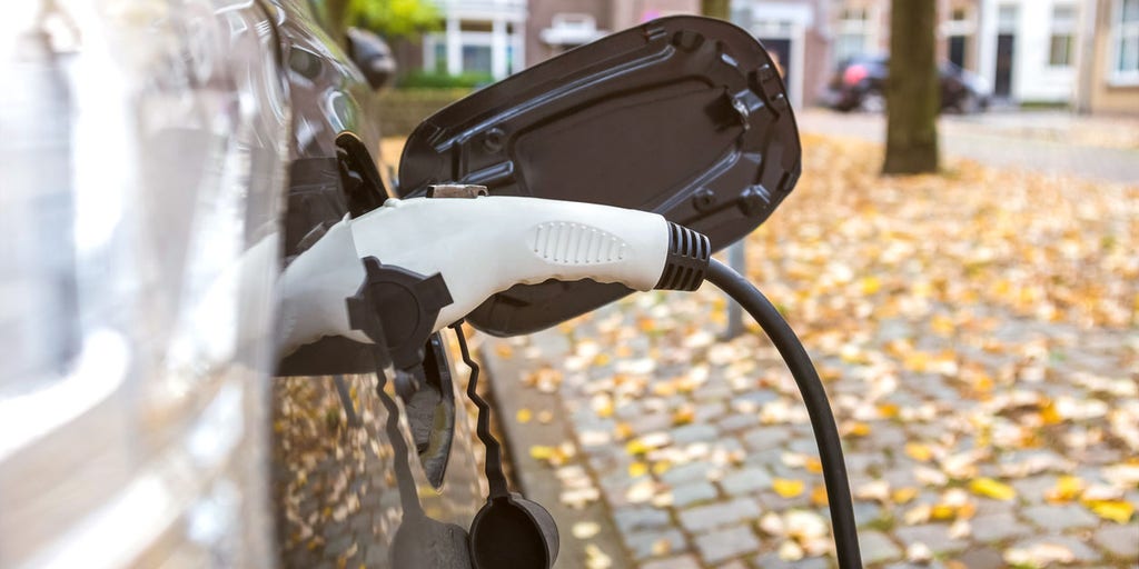 Car companies plan for electric vehicles by 2040, but infrastructure demands pose major stumbling block - Vimarsana News