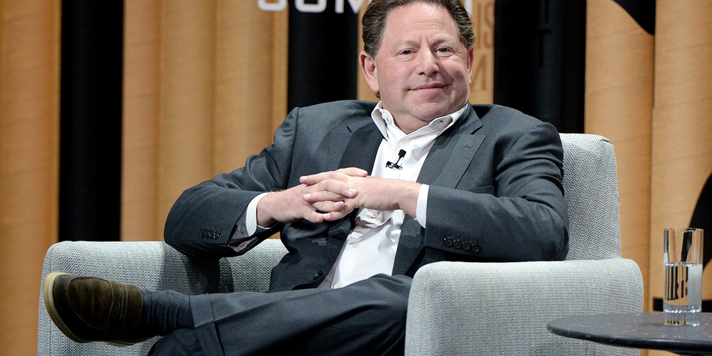 Activision Blizzard forms 'workplace responsibility committee' as CEO resignation calls grow - Vimarsana News