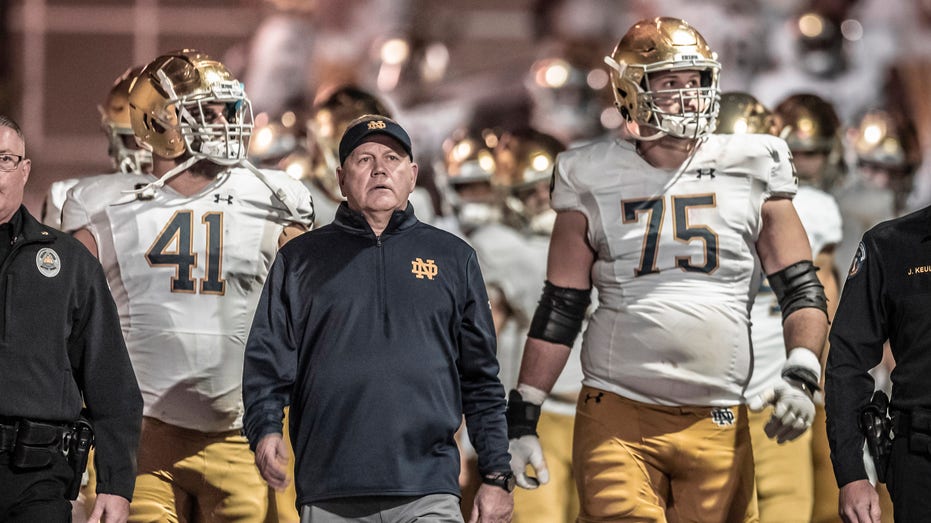 Brian Kelly Signs 10-year, $95M Deal With LSU; Now Among Top Paid ...