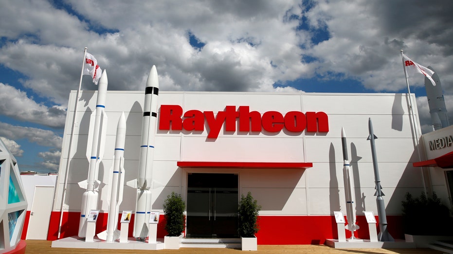 Pentagon Awards Hypersonic Missile Defense Contracts To Raytheon ...