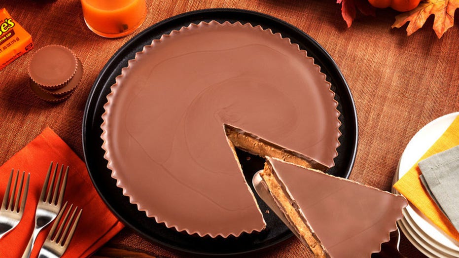 Reese-s-Pie-Tablespread