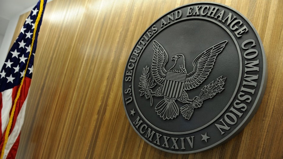 SEC seal pinch American emblem down iti