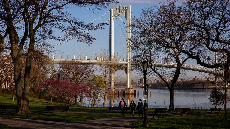 bridge traffic