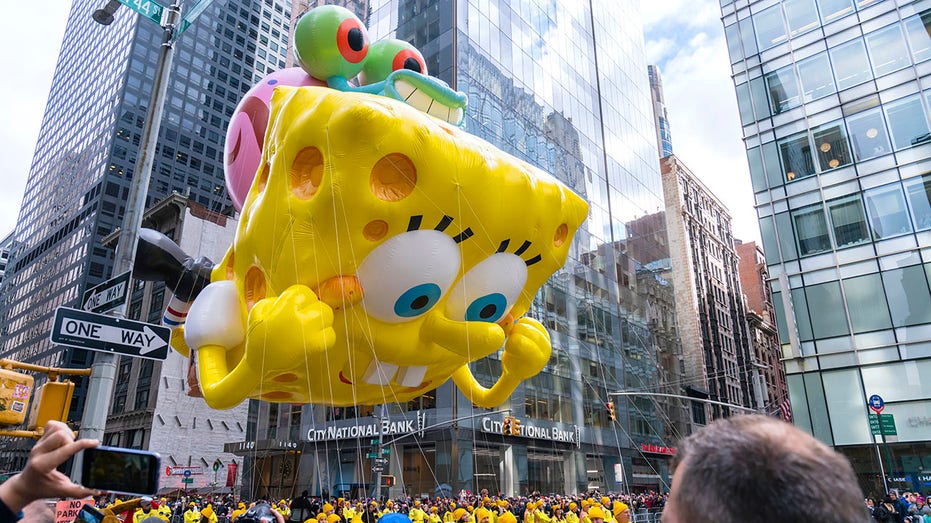 SpongeBob SquarePants Balloon floats down Central Park at annual Macy's Thanksgiving Day Parade