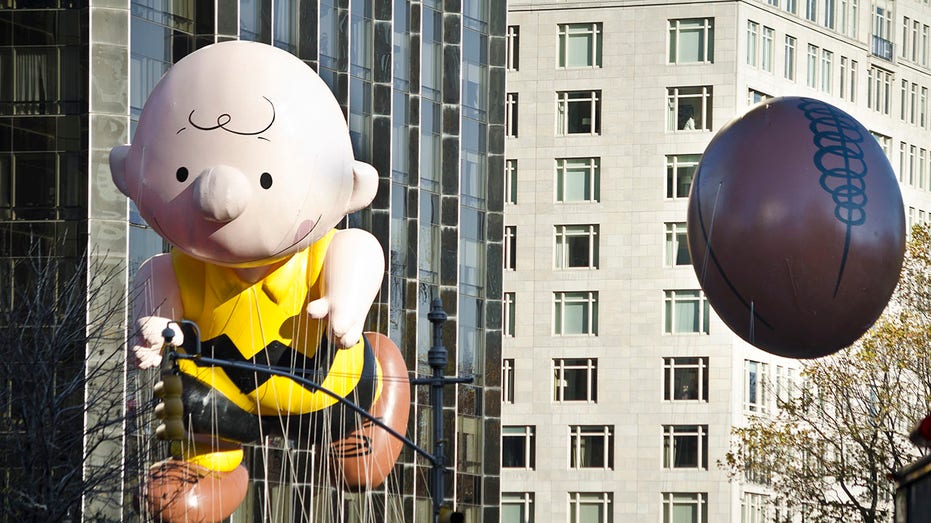 Macy's Thanksgiving Day Parade, Peanuts Charlie Brown Balloon