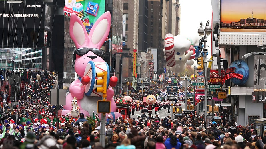 Macy's Thanksgiving Day Parade Energizer Bunny