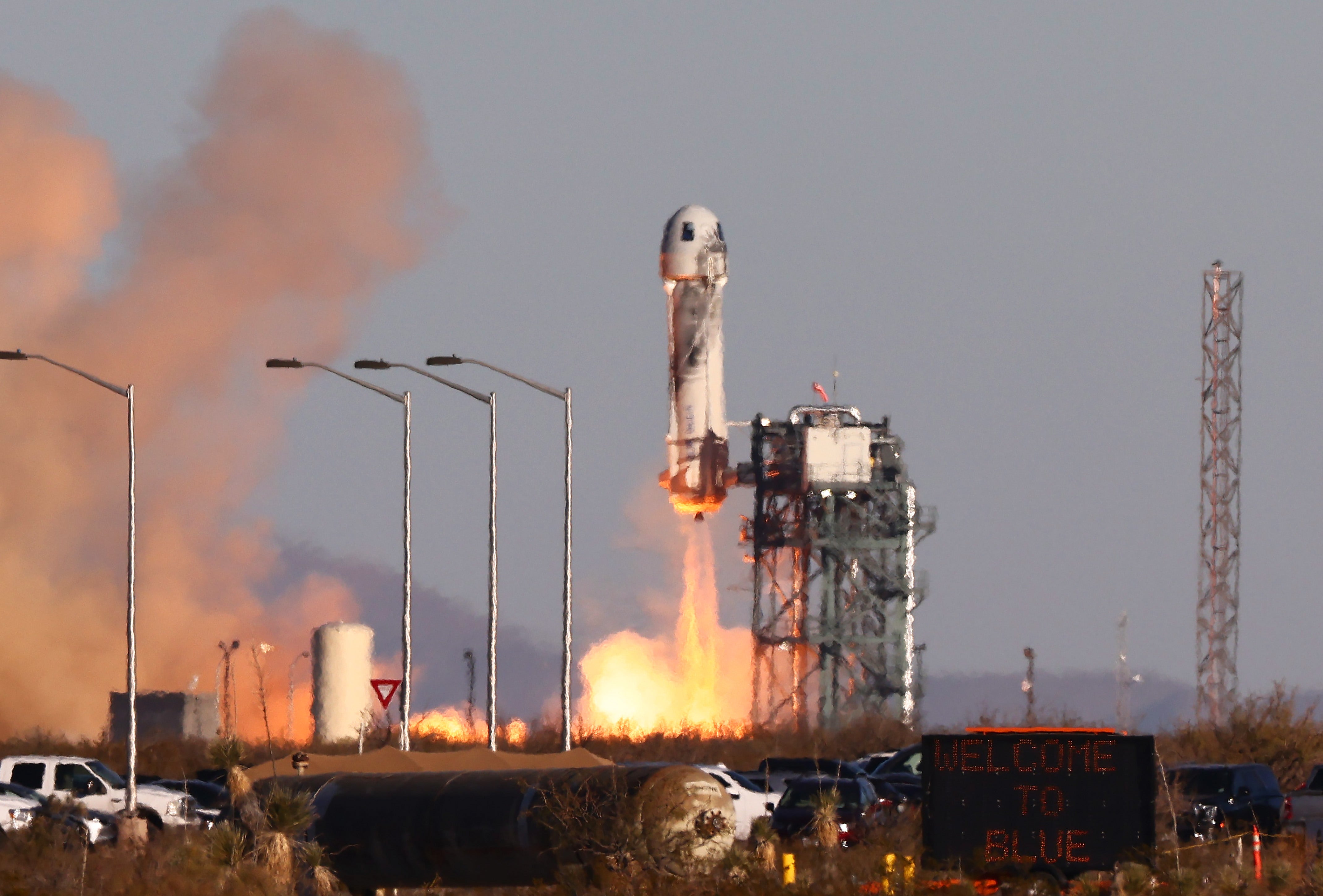 Blue Origin launches 4th suborbital human flight | Fox Business
