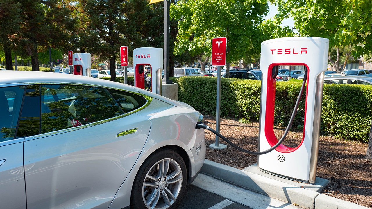 Tesla plans to combine diner, drive-in movie theater with electric vehicle charging stations