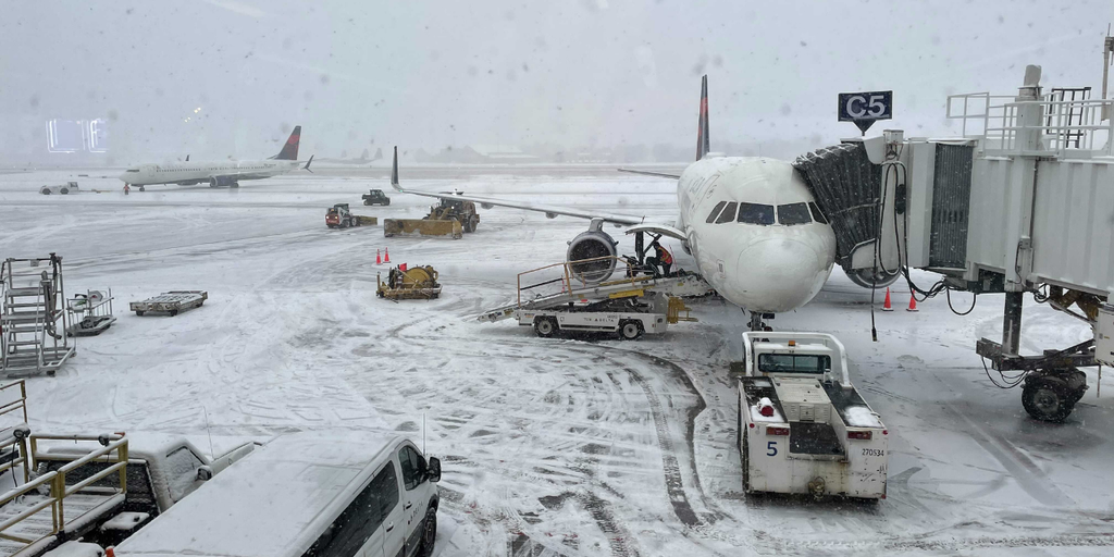 Cold-weather US states struggling to hire snowplow drivers - Vimarsana News
