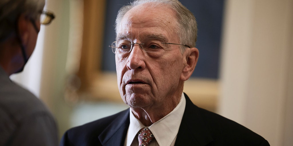 https://a57.foxnews.com/static.foxbusiness.com/foxbusiness.com/content/uploads/2021/12/1024/512/chuckgrassley.jpg?ve=1&tl=1