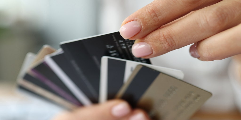 Rewards credit cards can be 'inflation fighters' but only if used correctly, expert warns - Vimarsana News