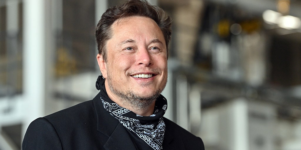 elonmusksmiling.jpg?ve=1&tl=1