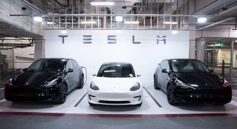 Elon Musk trolls Biden invites United Auto Workers union to vote to organize work at Tesla 3 Tesla Elon Musk