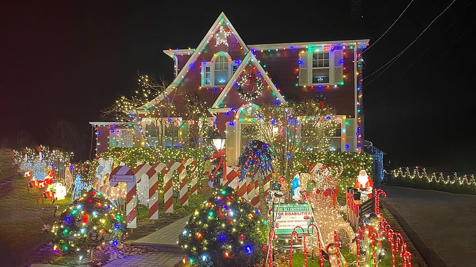 Christmas lights bring holiday cheer to people from all over | Fox Business