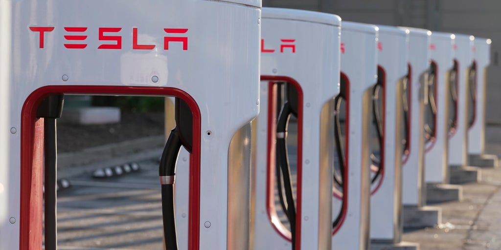 Tesla drivers worry about wait times as Elon Musk opens up Supercharger network - Vimarsana News