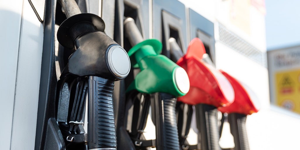 Average Texas gas prices fall below $3 for the first time since January, cheapest in country - Vimarsana News