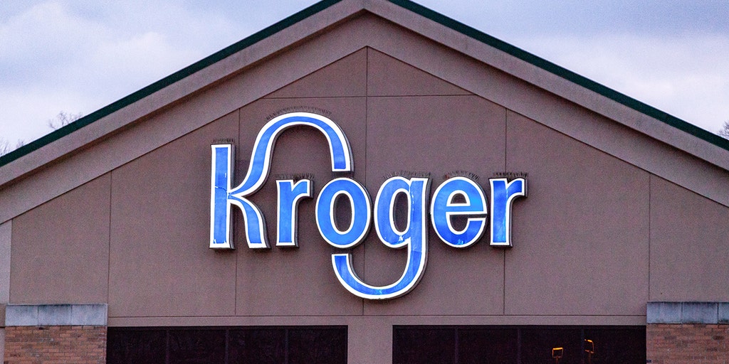 https://a57.foxnews.com/static.foxbusiness.com/foxbusiness.com/content/uploads/2022/01/1024/512/kroger-king-soopers-possible-strike.jpg?ve=1&tl=1