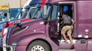 Feds launching truckers program for young adults as supply chain crisis continues