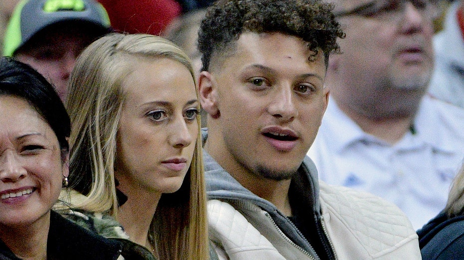 Patrick Mahomes Girlfriend Brittany Matthews answers questions from FANS  about Patrick and her! 