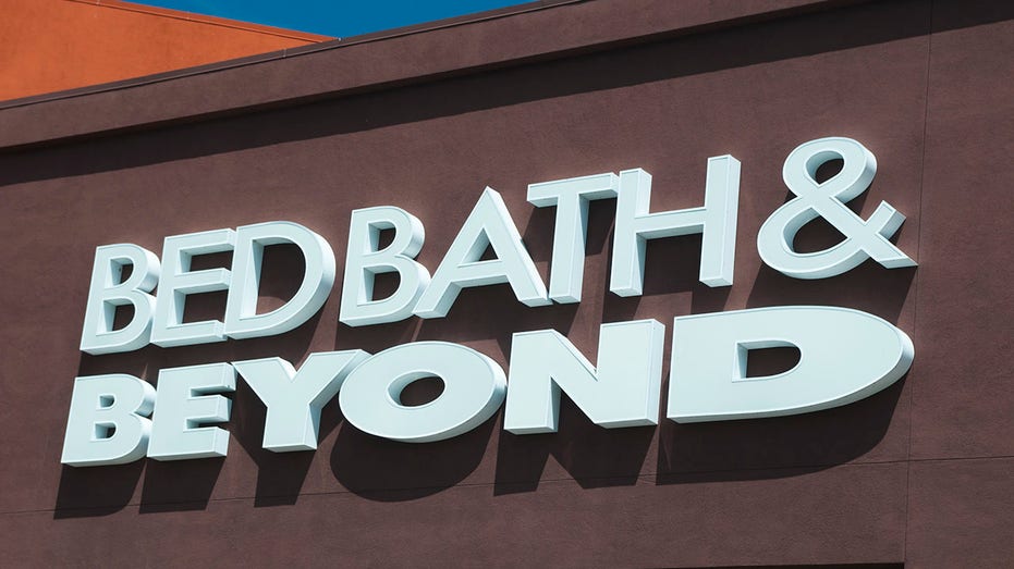 A Bed Bath & Beyond storefront