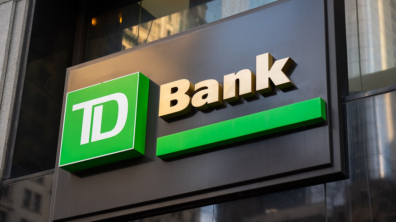 Canadian ‘Freedom Convoy’: TD Bank freezes accounts with .1M for trucker protest Canadian ‘Freedom Convoy’: TD Bank freezes accounts with .1M for trucker protest