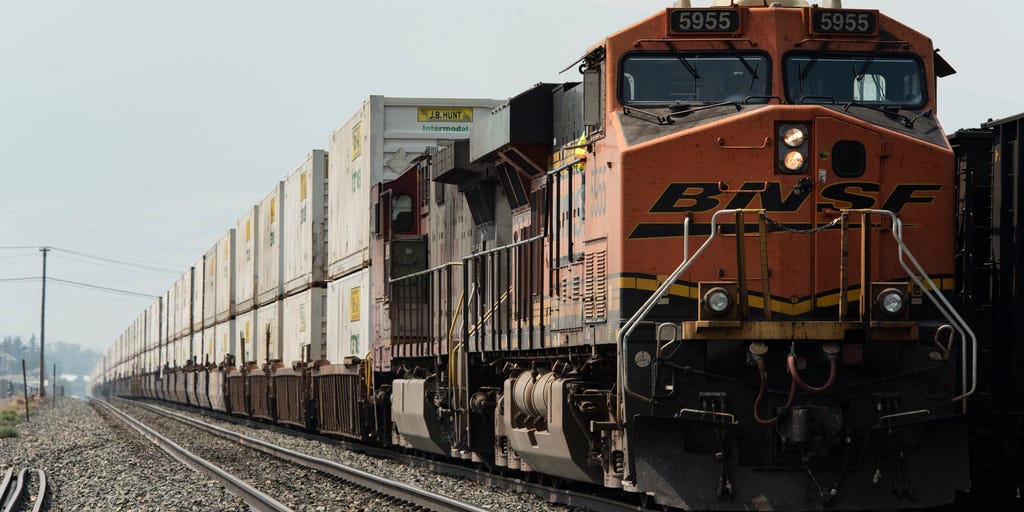 Biden administration scrambling to avert potential rail strike as deadline nears - Vimarsana News
