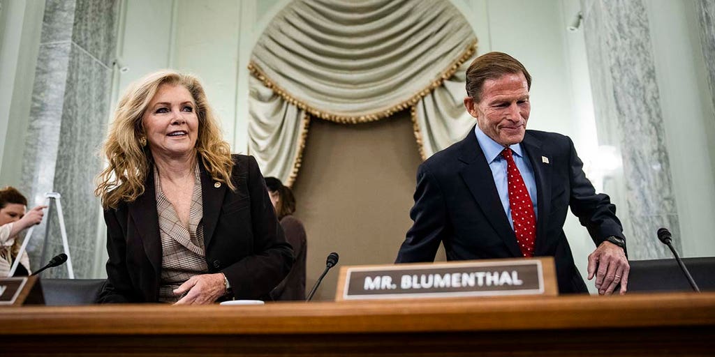 App-store bill targeting Apple, Google is approved by Senate panel - Vimarsana News