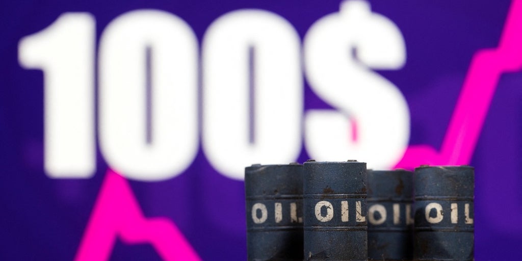 Russia's attack on Ukraine drives oil above $105 - Vimarsana News
