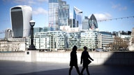 UK employers plan biggest pay raises in nearly 10 years: CIPD