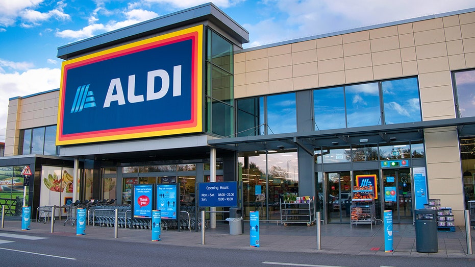 aldi storefront