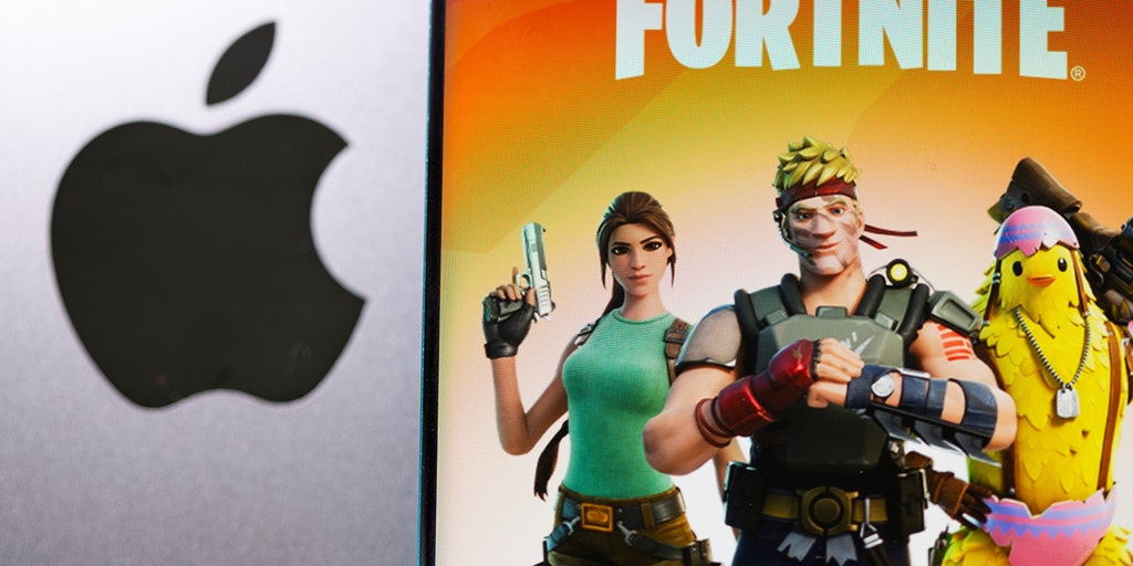 Apple Ramps Up Epic Games Feud by Barring Fortnite App in EU