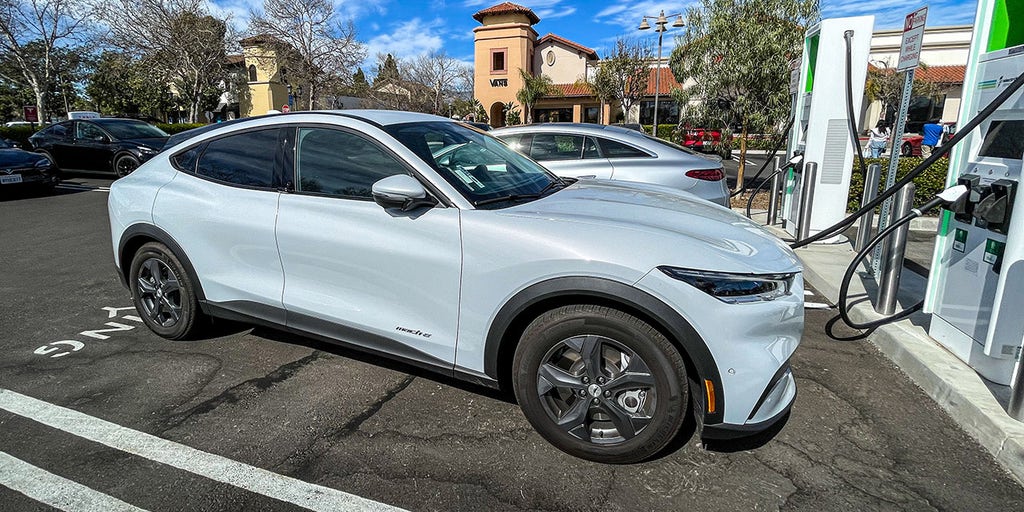 charge-3.jpg?ve=1&tl=1