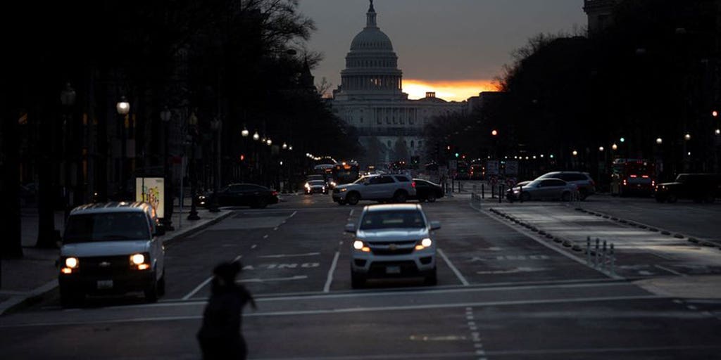 Daylight saving time: Lawmakers debate the need for time change as clocks spring forward on Sunday - Vimarsana News