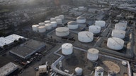 Oil prices choppy on mixed supply data