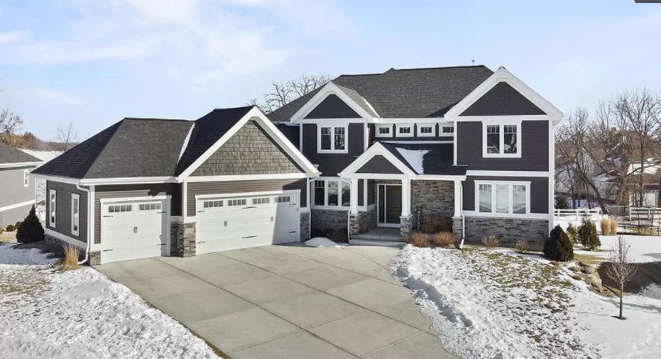 5654 Cottontail Dr, Waunakee, WI