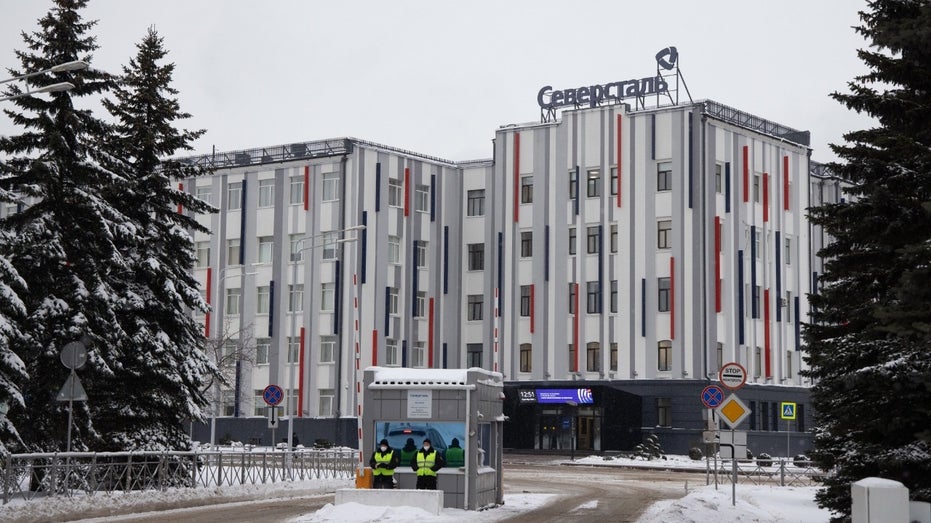 Gigante siderúrgico ruso al borde del incumplimiento por sanciones en Moscú