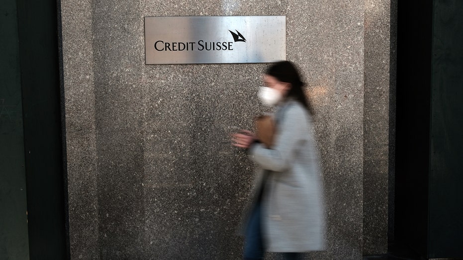 Credit Suisse cuts 2,700 jobs in the fourth quarter, expects more by 2025 Credit Suisse cuts 2,700 jobs in the fourth quarter, expects more by 2025