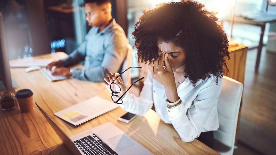 burnout: woman frustrated at work