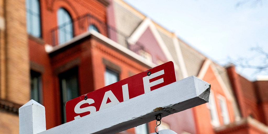 Home buyers, sellers 'waiting on sidelines' is a 'good play' in real estate market: CEO - Vimarsana News