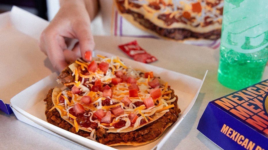 Taco Bell Mexican Pizza