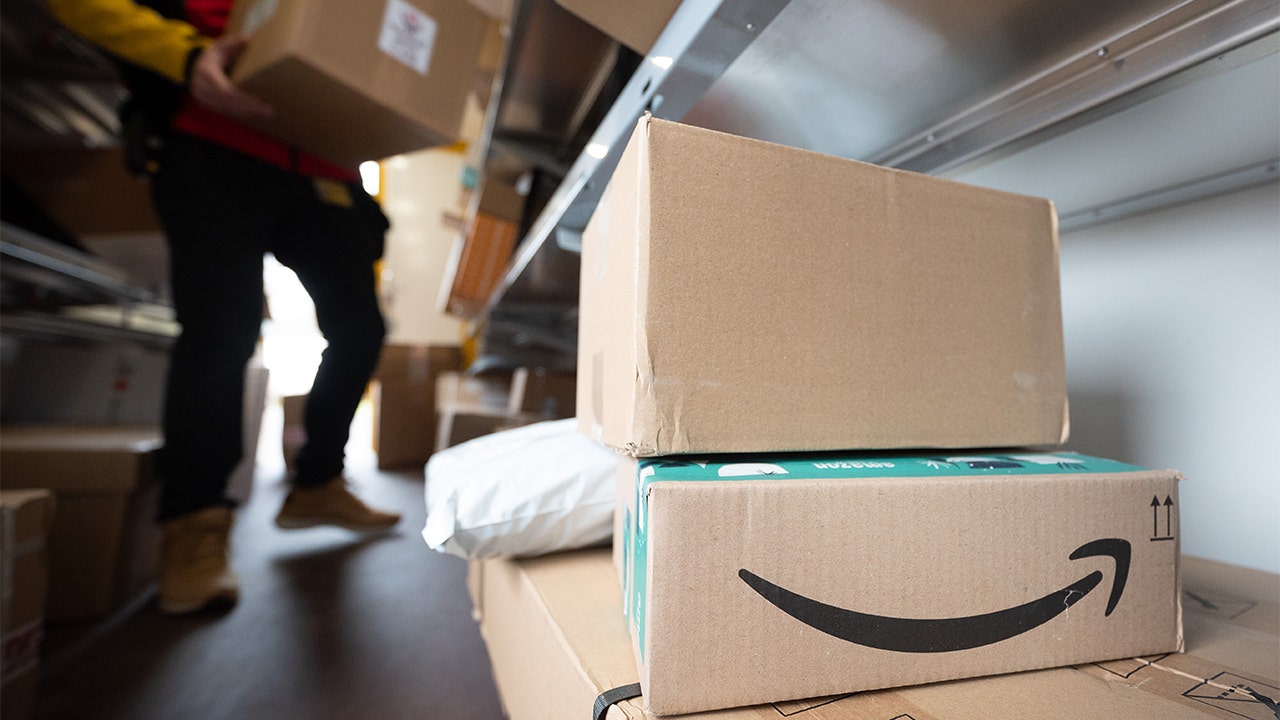 Amazon tests allowing independent contractors to use personal vehicles