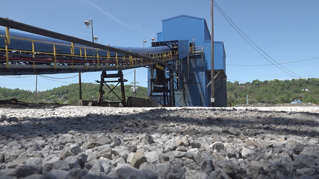 west-virginia-coal-mines-struggling-through-hiring-shortage-as-demand