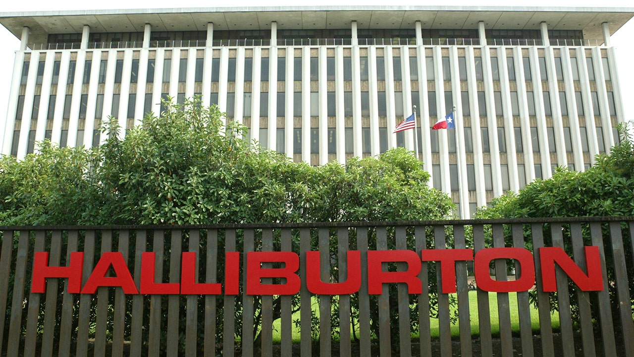 Halliburton warns of tariff impact, lower North America oilfield activity